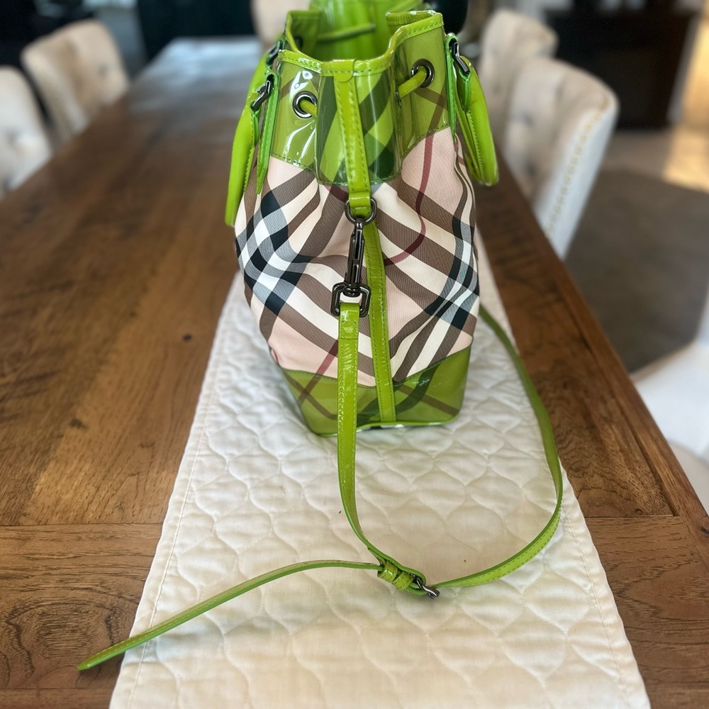 The Burberry Beige/Green PVC and Patent Leather Drawstring Tote (Rare) - Picture 9 of 16